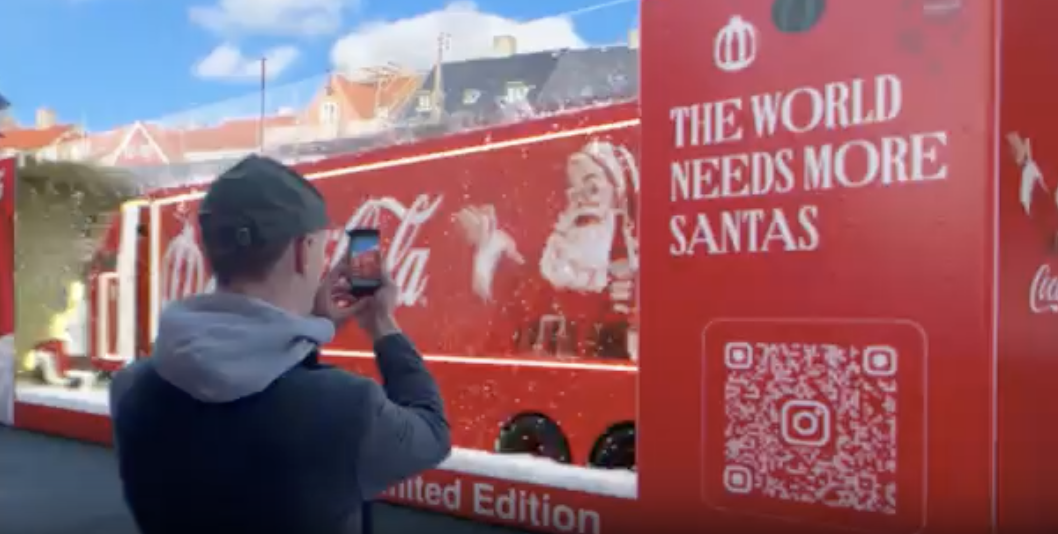 Coca Cola More Santas